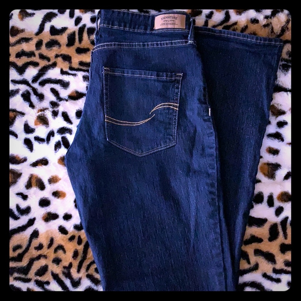 Boot cut jeans